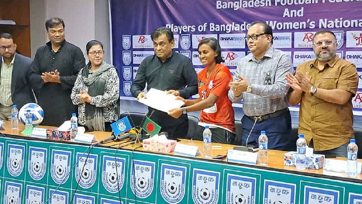 বেতন বাড়লো সাবিনাদের