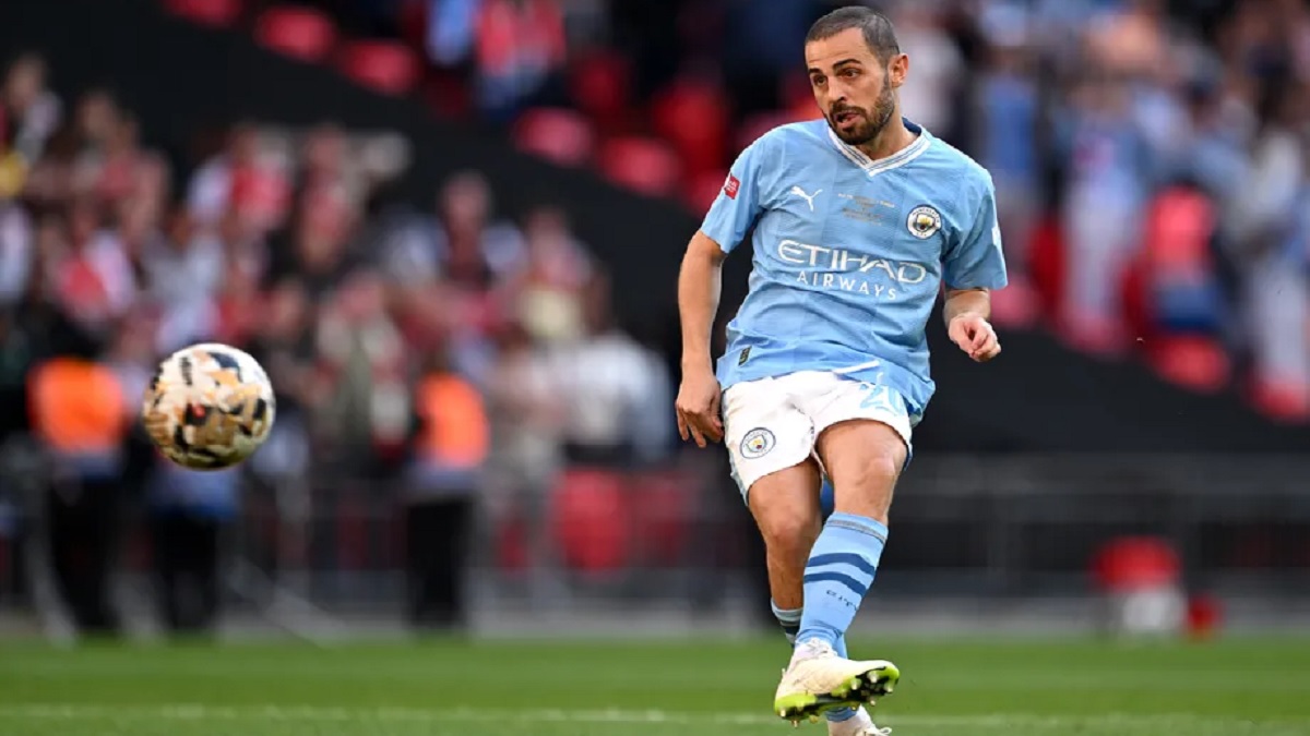 ম্যানসিটির সাথে চুক্তির মেয়াদ বাড়ালেন বার্নাডো সিলভা