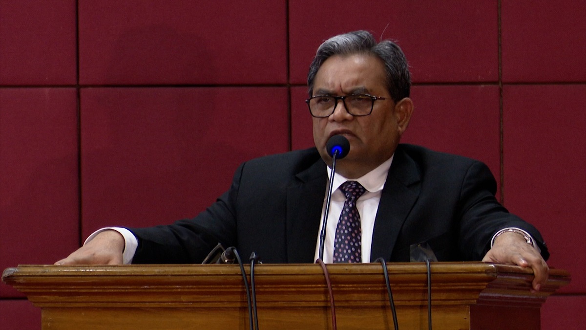 বঙ্গবন্ধু হত্যার কুশীলবদের খুঁজে বের করতে কমিশন হওয়া উচিৎ: প্রধান বিচারপতি