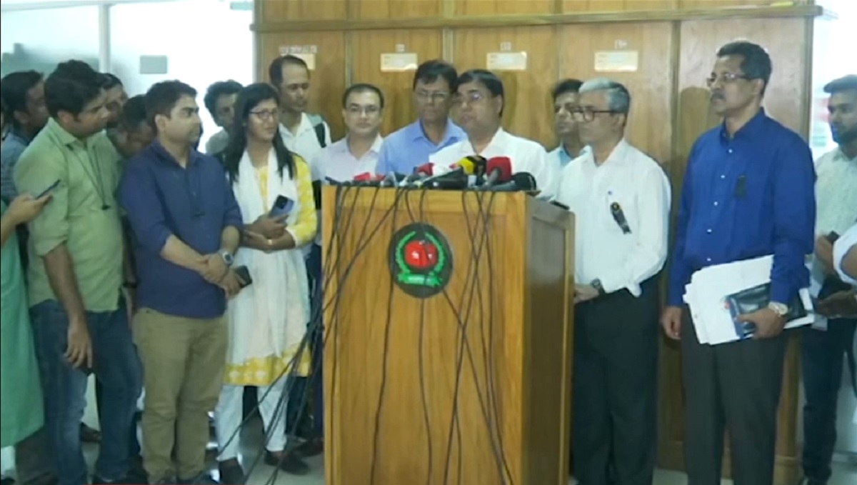 ভোটের আগেই সৌদি-যুক্তরাষ্ট্রের প্রবাসীদের এনআইডি দেয়ার প্রক্রিয়া শুরু: ইসি সচিব