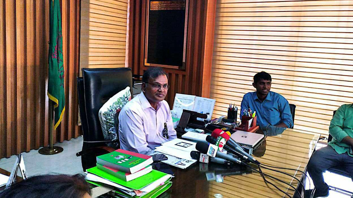 জাতীয় নির্বাচন: ‘দুর্গম অঞ্চল ছাড়া অন্যত্র ভোটের দিন সকালে কেন্দ্রে ব্যালট পাঠানো হবে’