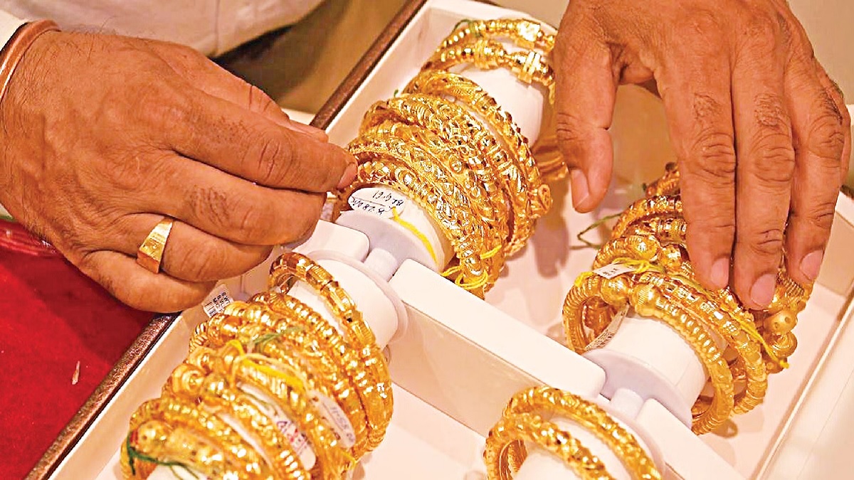 স্বর্ণের দাম ভরিপ্রতি বেড়েছে ৪৫০২ টাকা