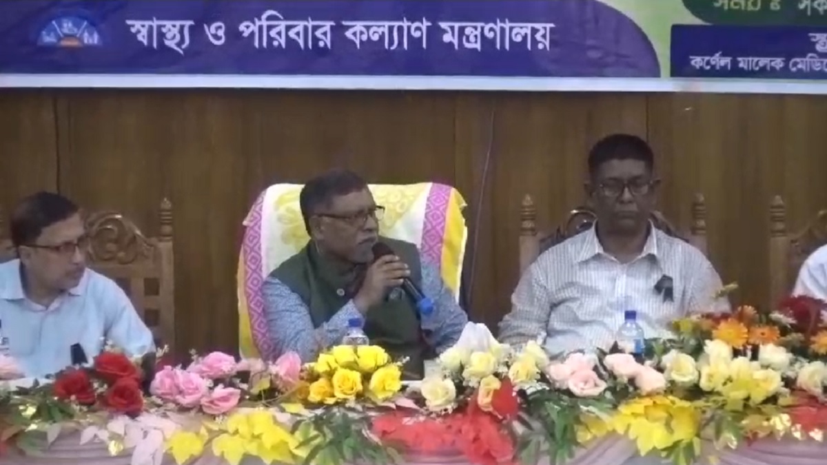 ডেঙ্গু চিকিৎসায় রোগীদের বাড়তি খরচের চাপে না ফেলার অনুরোধ স্বাস্থ্যমন্ত্রীর