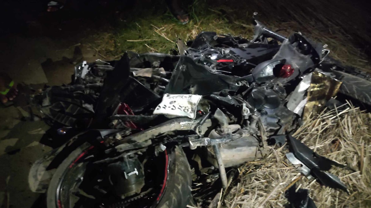 নাটোরে ট্রাক-মোটরসাইকেলের মুখোমুখি সংঘর্ষে ২ বন্ধু নিহত