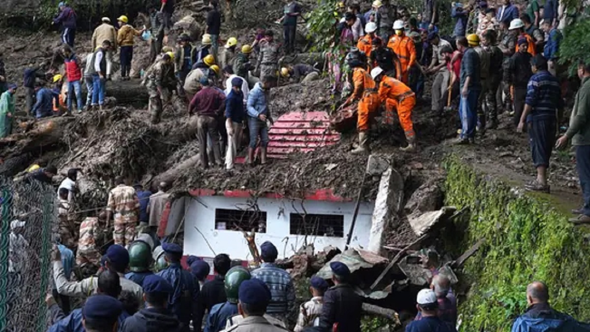 ভারতের হিমাচলে বন্যা-ভূমিধসে প্রাণহানি বেড়ে ৬০