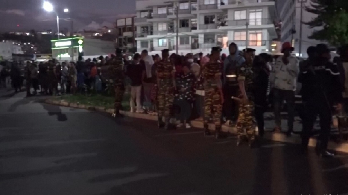 মাদাগাস্কারে স্টেডিয়ামে খেলা দেখতে গিয়ে পদদলিত হয়ে ১২ জনের মৃত্যু