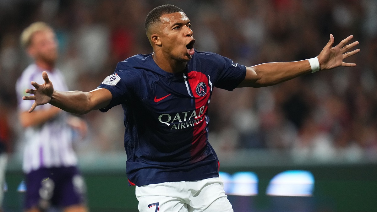 এমবাপ্পের জন্য পিএসজিকে ১২০ মিলিয়ন ইউরোর প্রস্তাব দেবে রিয়াল; দাবি বিল্ডের