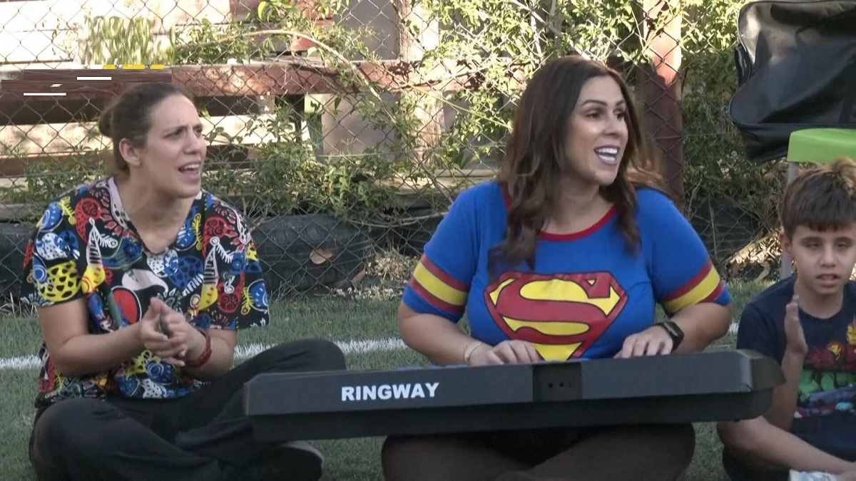 সঙ্গীত ব্যবহার করে দেয়া হয় চিকিৎসা, জর্ডানে আলোচিত ‘মিউজিক থেরাপি’