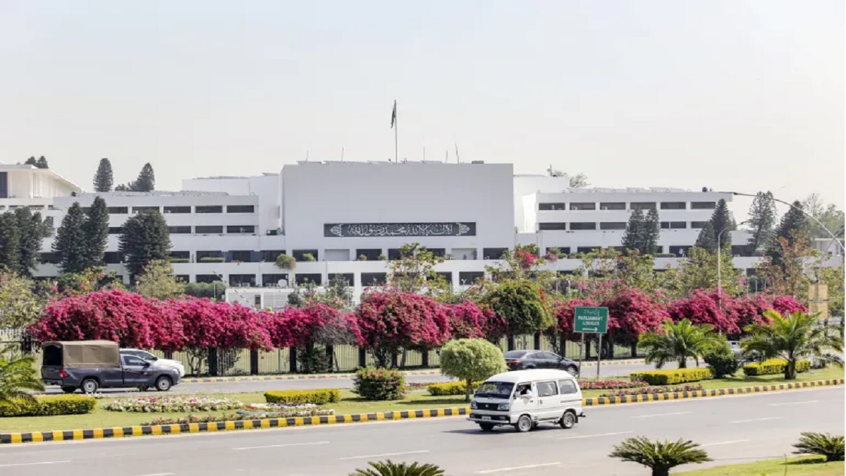 পাকিস্তানের জাতীয় পরিষদ ভাঙছে ৯ আগস্ট