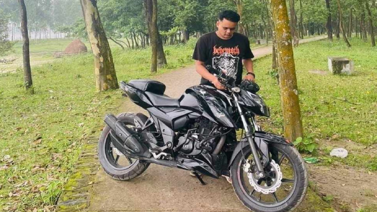 ‘মৃত্যু বলে আসে না’ লিখে স্ট্যাটাস, ৩দিন পরই সড়ক দুর্ঘটনায় কলেজছাত্রের মৃত্যু