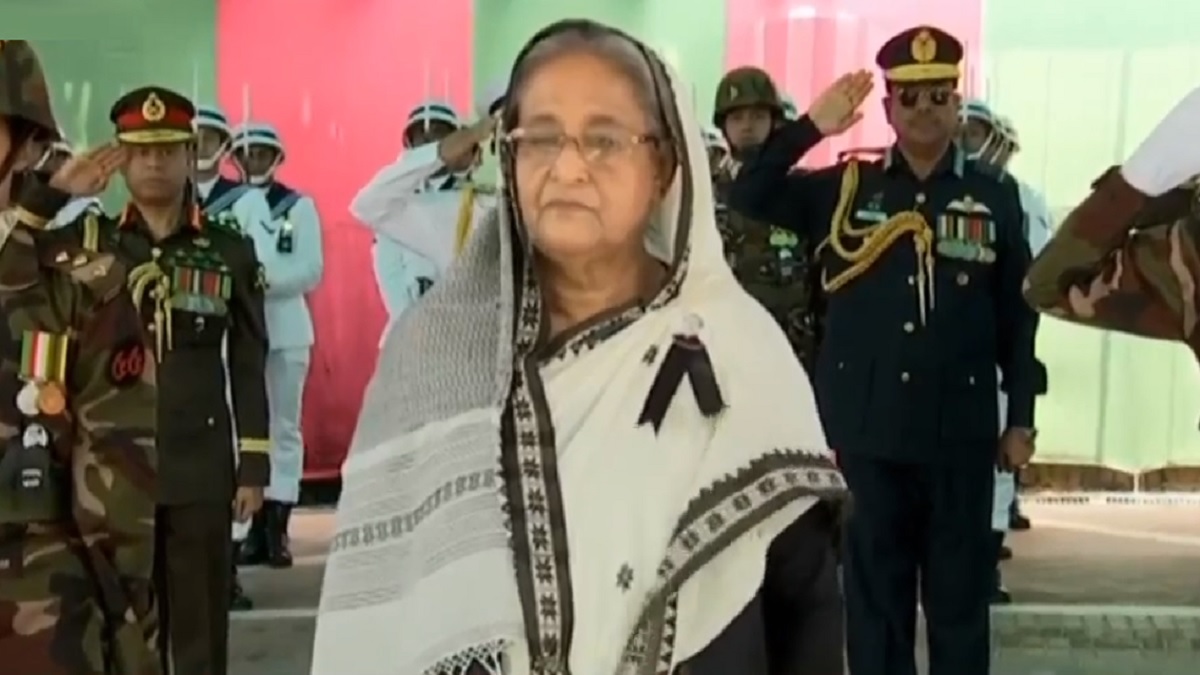 টুঙ্গিপাড়ায় বঙ্গবন্ধুর সমাধিতে প্রধানমন্ত্রীর শ্রদ্ধা নিবেদন