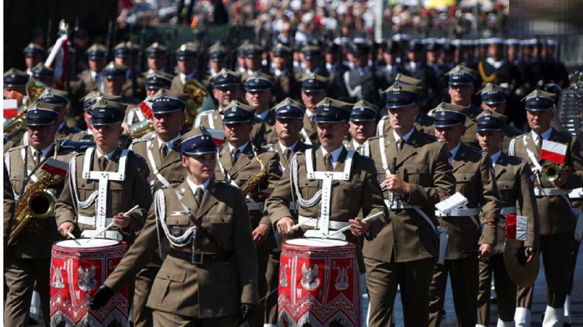 রুশ মিত্র বেলারুশের সাথে উত্তেজনার মধ্যেই বিশাল সামরিক মহড়া পোল্যান্ডের
