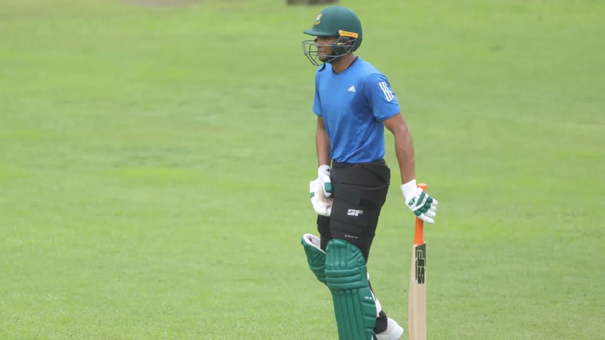 ‘বিশেষ ক্যাম্পে’ যোগ দিলেন মাহমুদউল্লাহ রিয়াদ