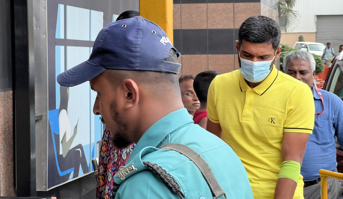 অনুশীলন শেষে ভারতীয় ভিসা সেন্টারে মাহমুদউল্লাহ