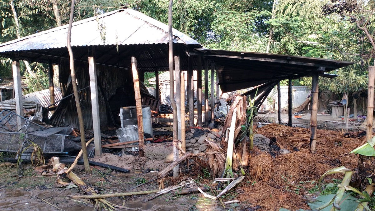 রংপুরে আগুনে পুড়ে শিশুর মৃত্যু, ভস্মীভূত ঘর