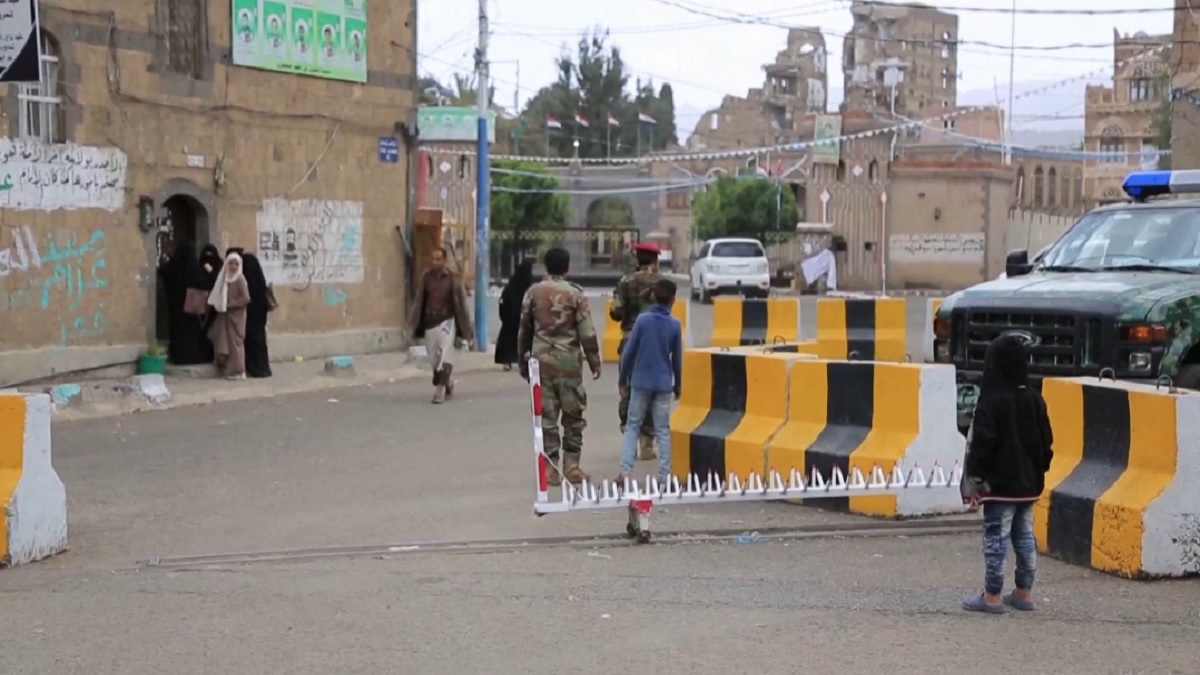 ইয়েমেনে সরকারি বাহিনী ও হুতি বিদ্রোহীদের সংঘর্ষ, নিহত ২৩