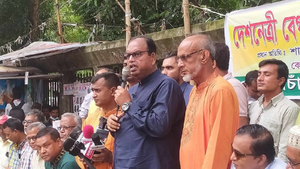 ক্ষমতায় থাকতে প্রধানমন্ত্রী বিভিন্ন দেশে লবিং করছেন: দুদু