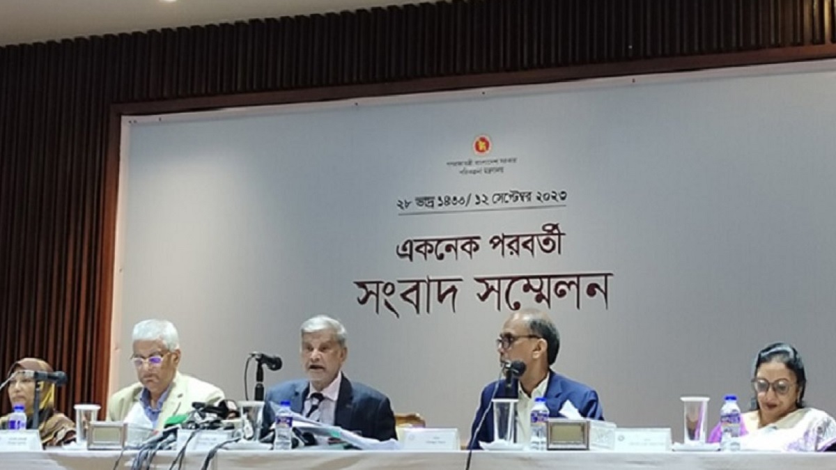 মুরগি ও ডিমের চড়া দামের কারণেই আগস্টে মূল্যস্ফীতি বেড়েছে: পরিকল্পনামন্ত্রী