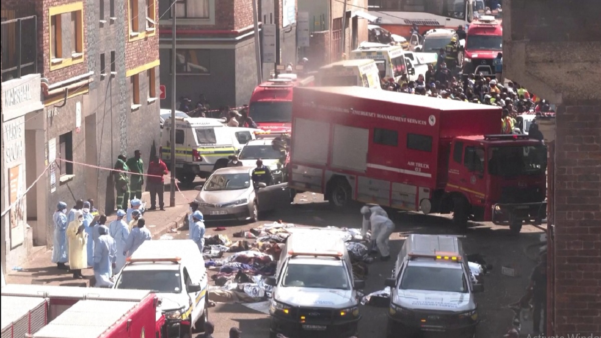 দক্ষিণ আফ্রিকায় অগ্নিকাণ্ড: নিহত বেড়ে দাঁড়ালো ৭৪