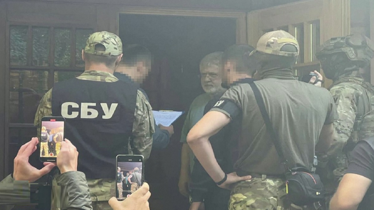 অর্থপাচারের অভিযোগে গ্রেফতার ইউক্রেনের শীর্ষ ধনকুবের