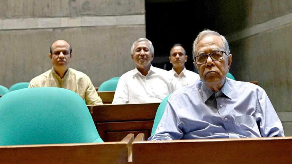 সংসদ গ্যালারিতে হঠাৎ সাবেক রাষ্ট্রপতি আবদুল হামিদ