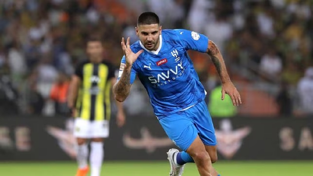 নেইমারের দলের কাছে হারলো বেনজেমার দল