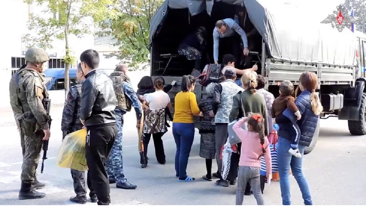 কারাবাখের আর্মেনীয় বিচ্ছিন্নতাবাদীদের আত্মসমর্পণ, যুদ্ধবিরতিতে সম্মত উভয়পক্ষ