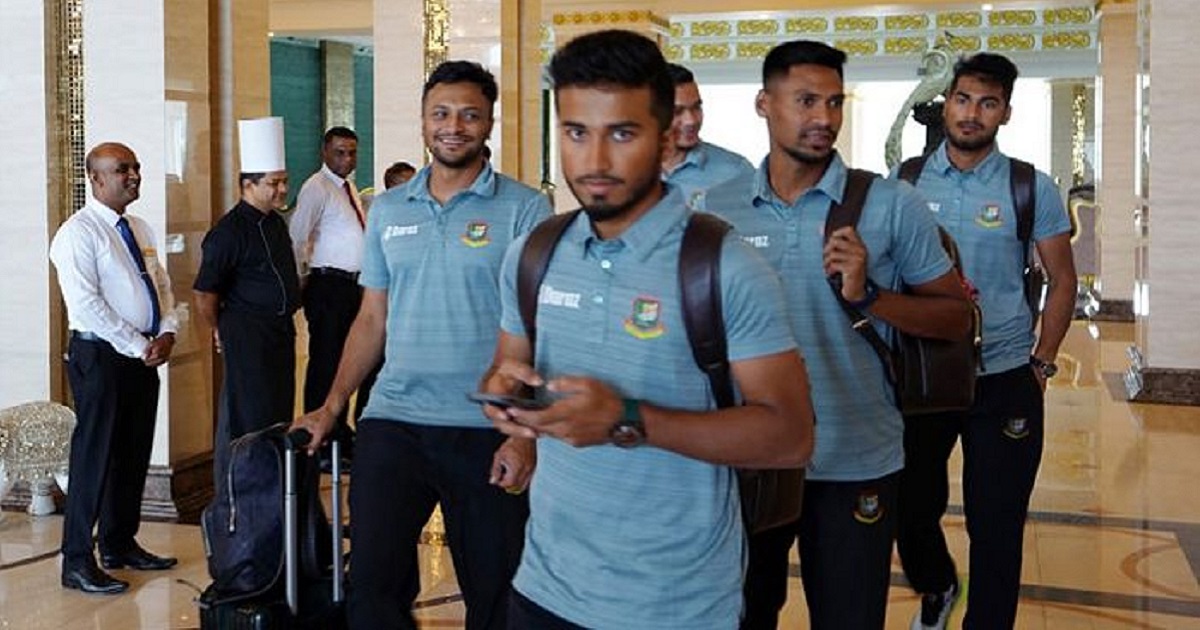 শ্রীলঙ্কা ছেড়ে পাকিস্তানের পথে সাকিবরা