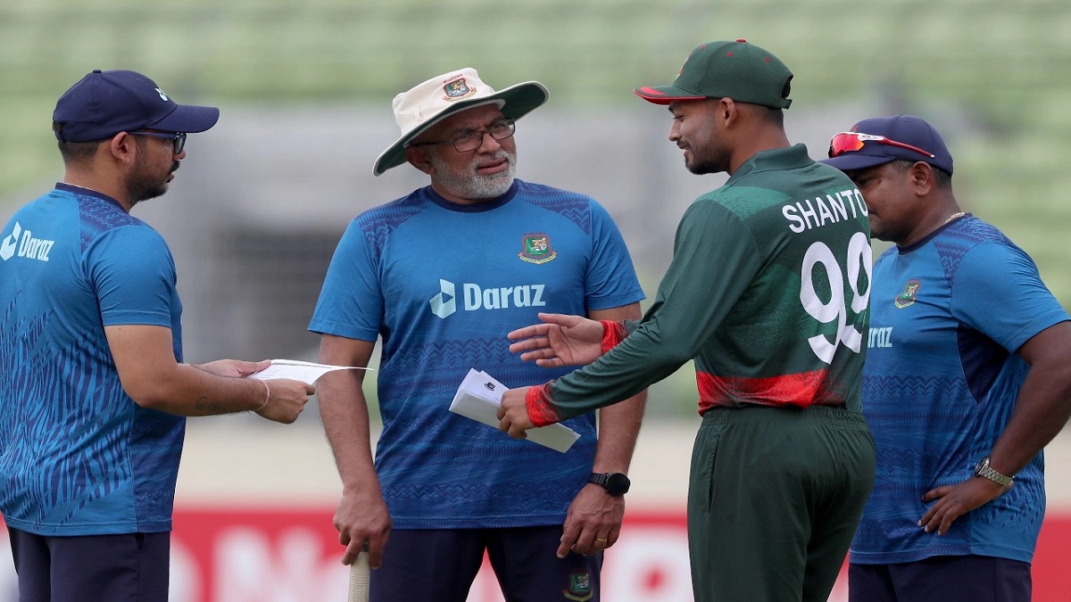 টসে জিতে ব্যাটিংয়ে বাংলাদেশ, একাদশে ৪ পরিবর্তন