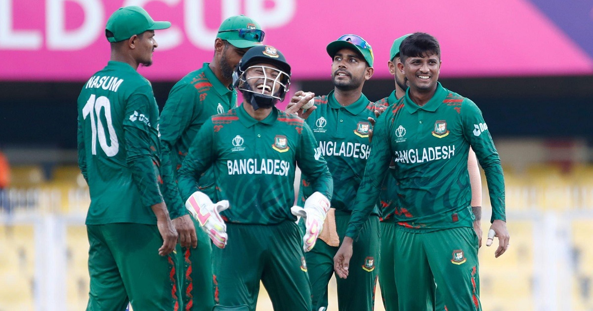 লঙ্কানদের শুরুর দাপট থামিয়ে ২৬৩ রানে আটকালো টাইগাররা