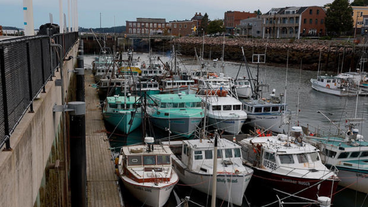 নিউ ইংল্যান্ড ও কানাডার উপকূলের দিকে ধেয়ে যাচ্ছে ‘লি’