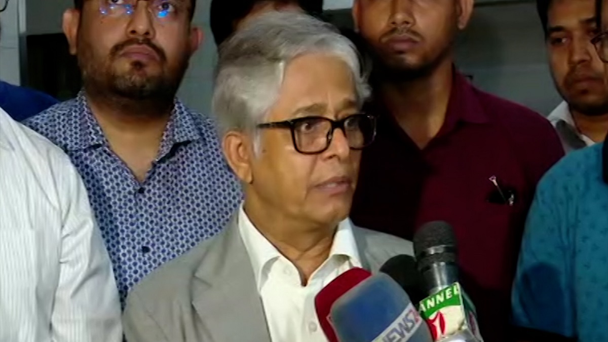 দুই শিক্ষার্থীকে মারধরের ঘটনায় বিচার চাইলেন ঢাবি উপাচার্য