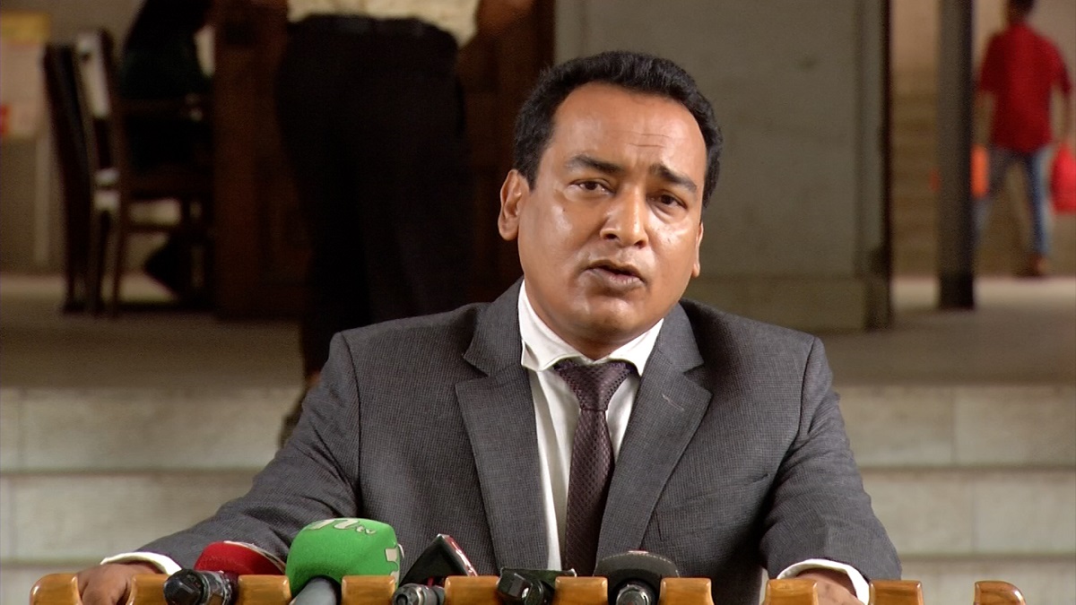 ডেপুটি অ্যাটর্নি জেনারেল এমরানকে অব্যাহতি দিয়ে প্রজ্ঞাপন