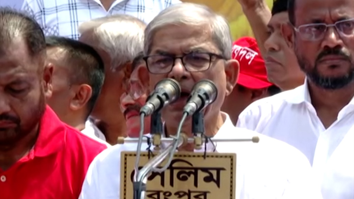 পদত্যাগ না করলে ‘অবৈধ’ সরকার জলতরঙ্গে ভেসে যাবে: ফখরুল