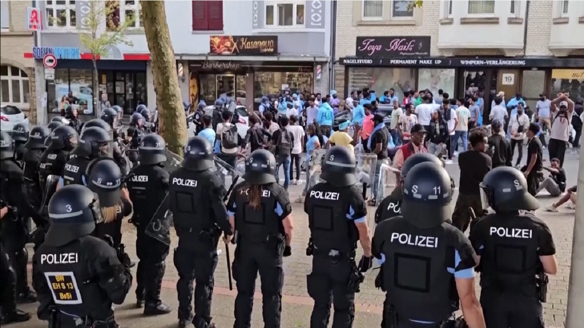 জার্মানিতে সহিংসতা ছড়ানোর দায়ে গ্রেফতার ২০০ ইরিত্রিয়ান প্রবাসী