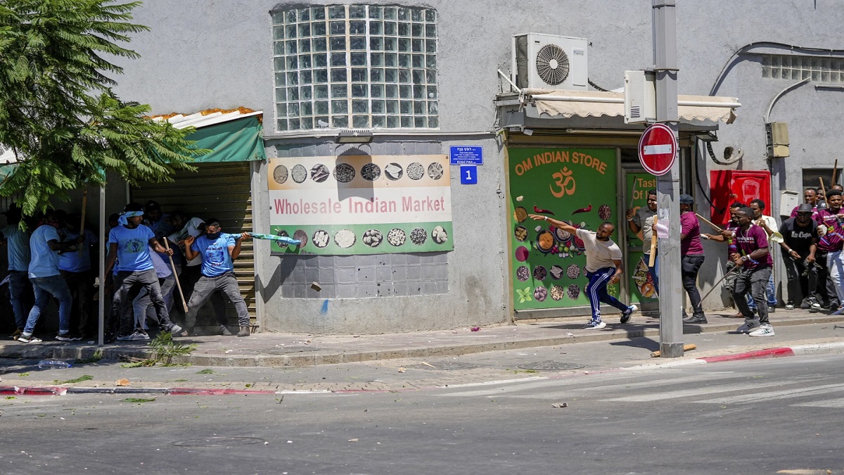 ইসরায়েলে ইরিত্রিয়া শরণার্থীদের দুপক্ষের সংঘর্ষ, পুলিশসহ আহত শতাধিক