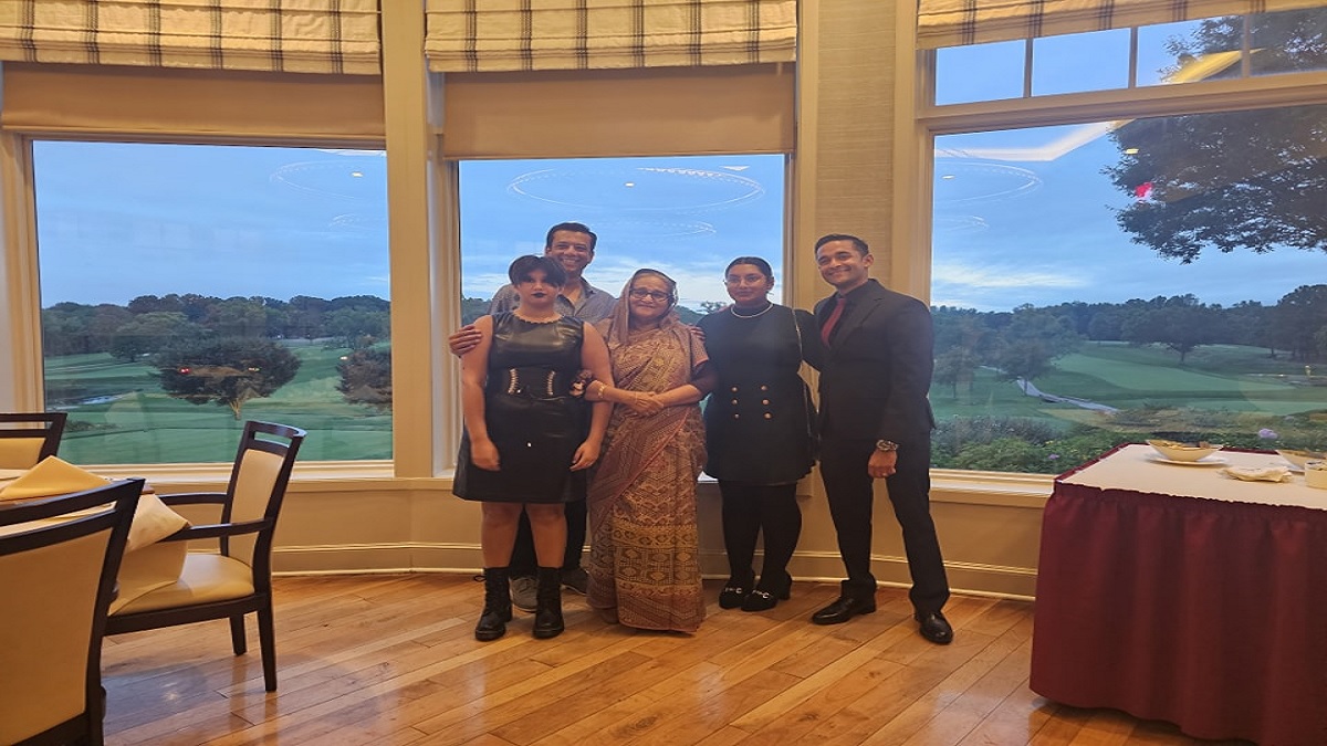 মায়ের জন্মদিন উদযাপনের মুহূর্ত শেয়ার করলেন জয়