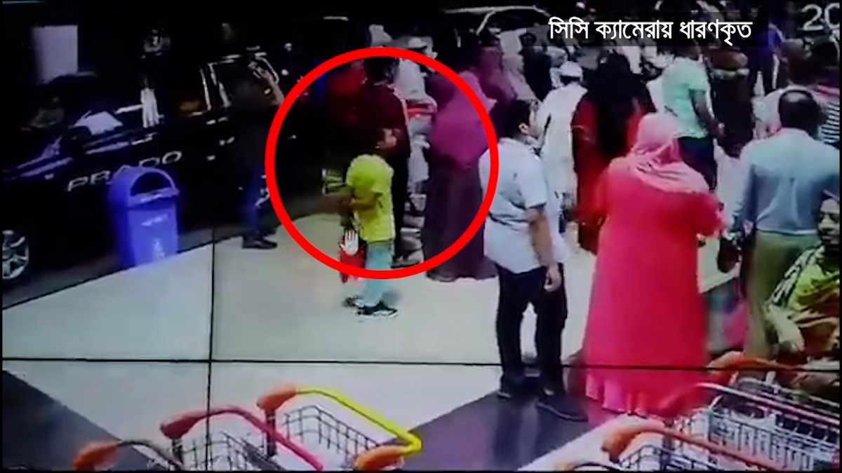 ভিসা-পাসপোর্ট ছাড়াই বিমানে শিশু! দায়িত্বে অবহেলার অভিযোগে বরখাস্ত ১০