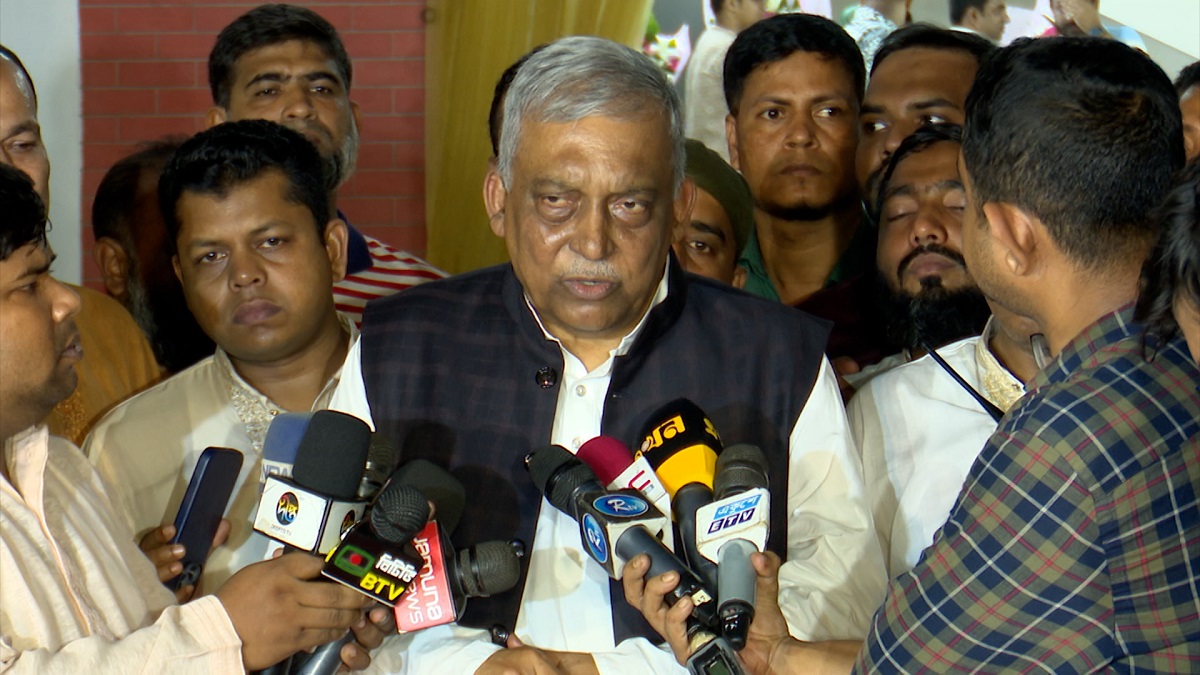 ছাত্রলীগ নেতাকে মারধরে এপিএস মামুনের দায় আছে কিনা তদন্ত হচ্ছে: স্বরাষ্ট্রমন্ত্রী