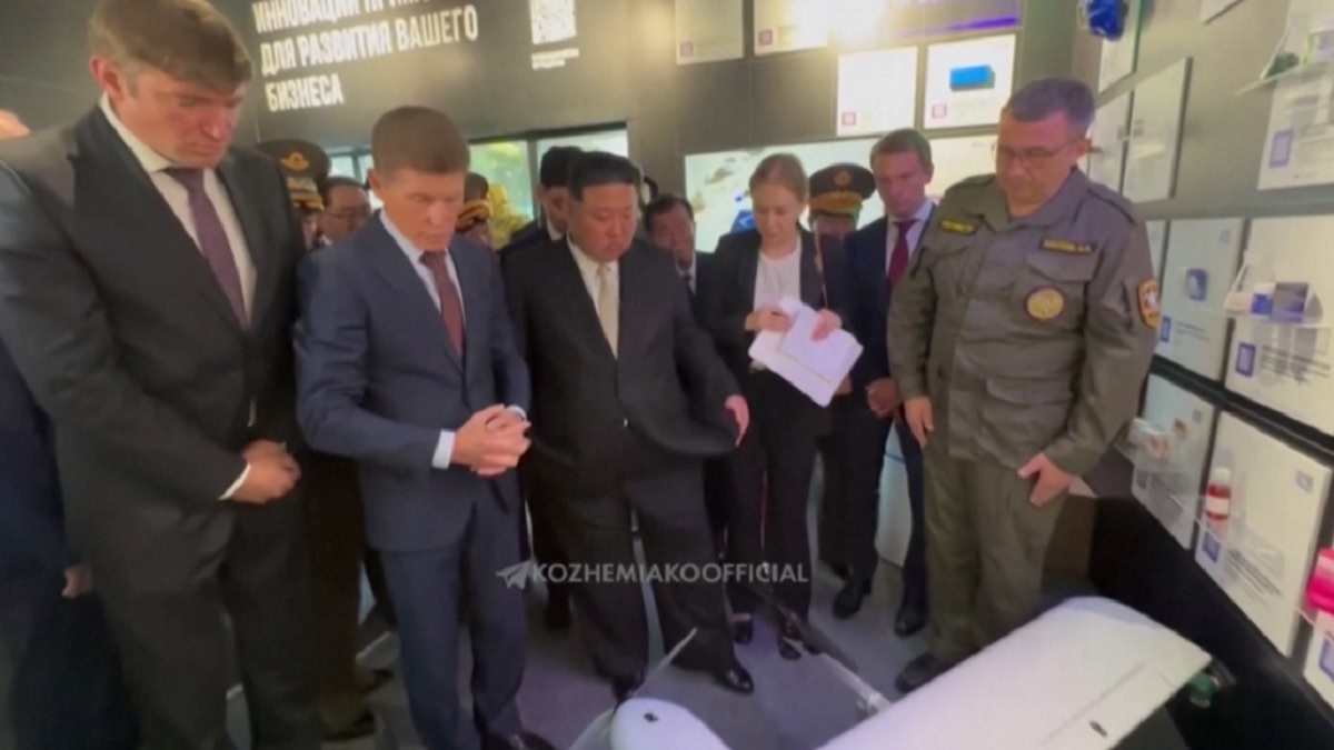 রাশিয়া সফর শেষে পিয়ংইয়ংয়ের পথে কিম জং উন