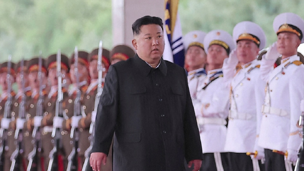 পুতিনের সাথে দেখা করতে রাশিয়ার পথে কিম