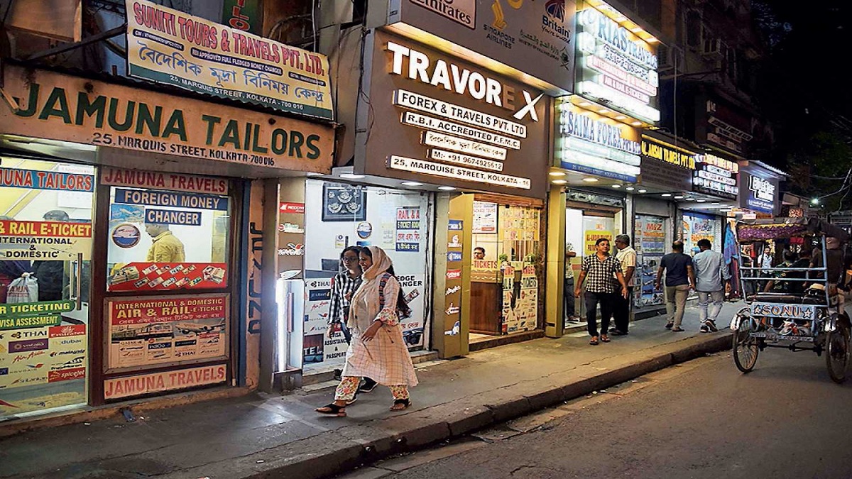 বাংলাদেশি পর্যটক কমায় পশ্চিমবঙ্গের ব্যবসায়ীদের কপালে দুশ্চিন্তার ভাঁজ