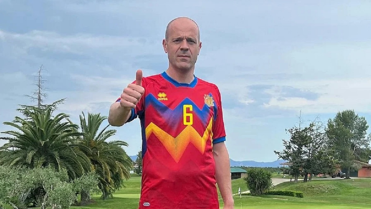 অবসর নিলেন রেকর্ড ২৬ বছর আন্তর্জাতিক ফুটবল খেলা খেলোয়াড়