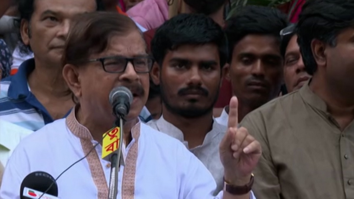 সেলফি ঘুরে গেছে, নিষেধাজ্ঞা শুরু হয়েছে: মান্না