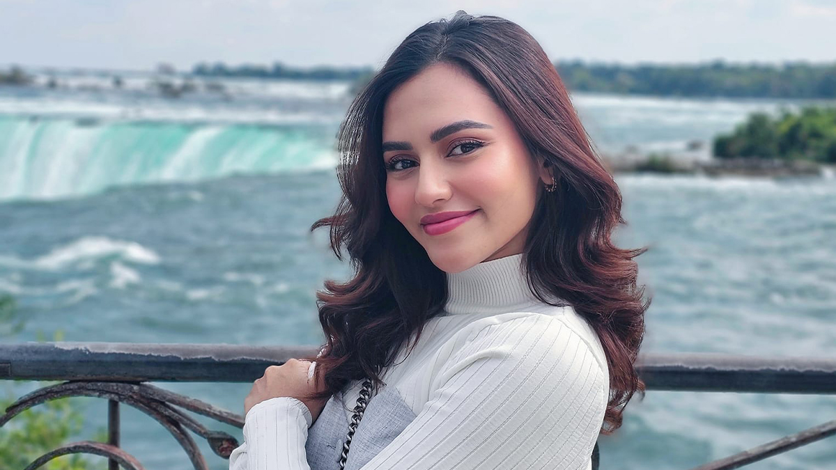 কানাডা দাপিয়ে বেড়াচ্ছেন নুসরাত ফারিয়া