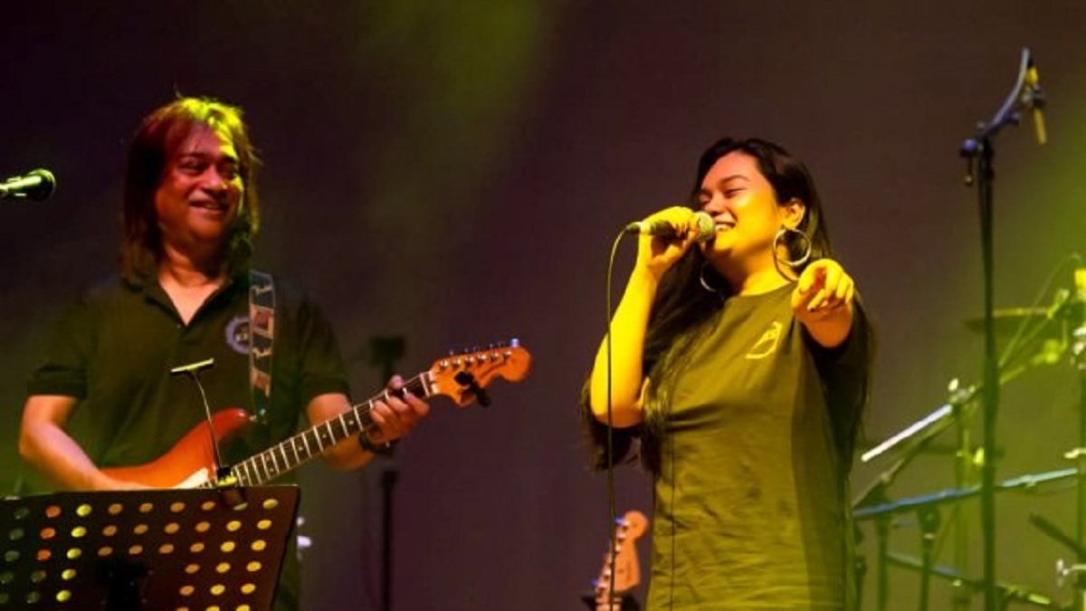 সোলসের ৫০ বছর পূর্তি উপলক্ষে একইমঞ্চে পার্থ ও তার কন্যা