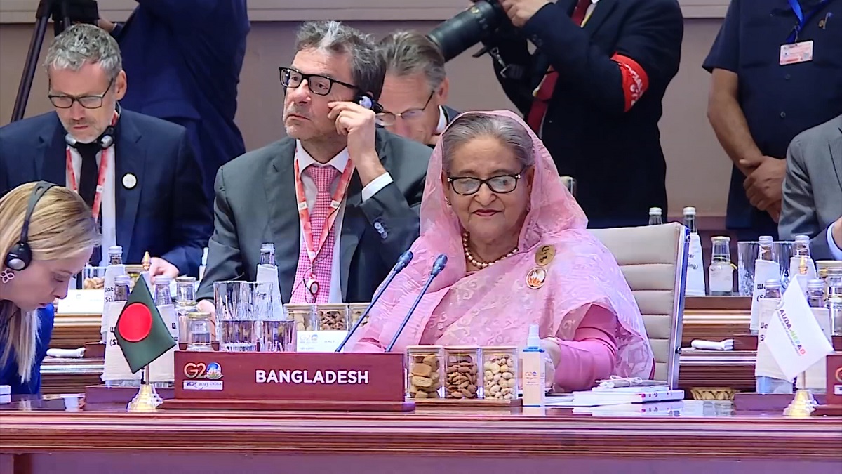 বিশ্ব সংকট মোকাবেলায় সমন্বিত উদ্যোগ নিতে প্রধানমন্ত্রীর আহ্বান