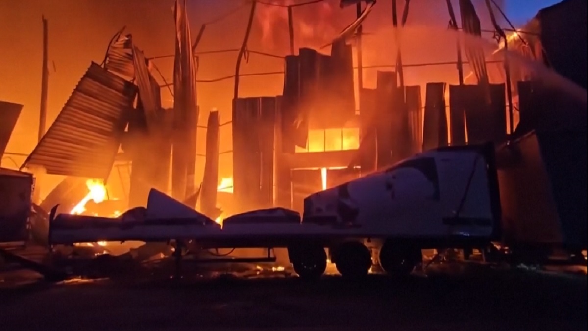 পাল্টাপাল্টি হামলা রাশিয়া-ইউক্রেনের, ২ বেসামরিকসহ নিহত ৪