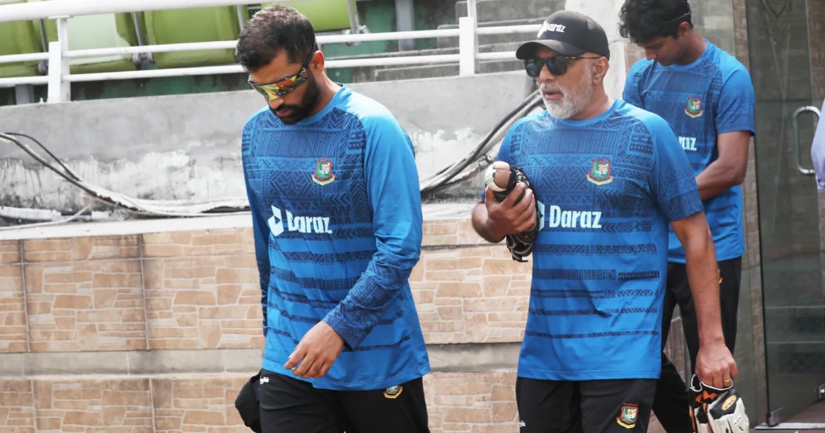 হাথুরুসিংহেকে অব্যাহতি দিয়ে তামিমকে দলে নিতে লিগ্যাল নোটিশ