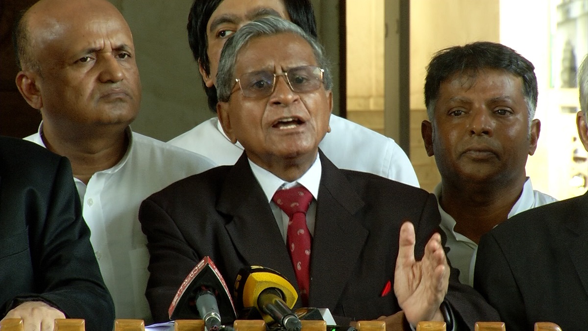 ড. ইউনূসের বিরুদ্ধে মামলা প্রত্যাহারের দাবিতে সুপ্রিম কোর্টের ৩০১ আইনজীবীর বিবৃতি